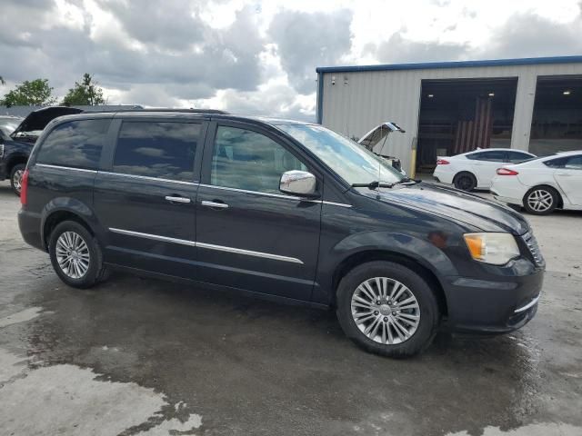 2013 Chrysler Town & Country Touring L