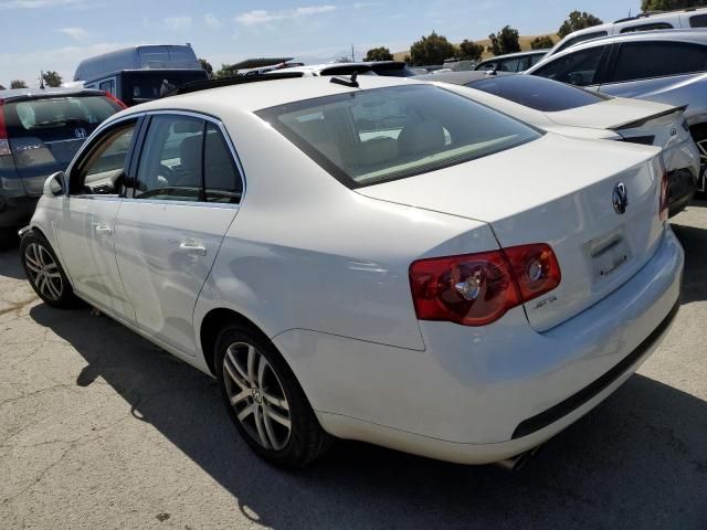 2005 Volkswagen New Jetta 2.5L Option Package 2