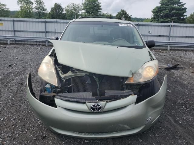 2009 Toyota Sienna CE