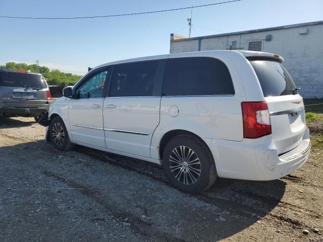 2014 Chrysler Town & Country S