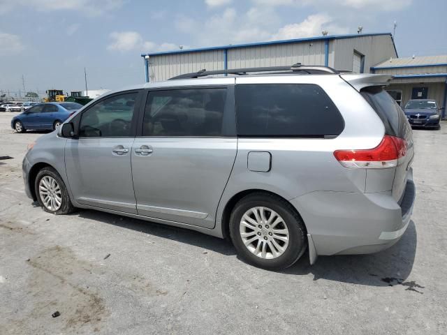 2013 Toyota Sienna XLE