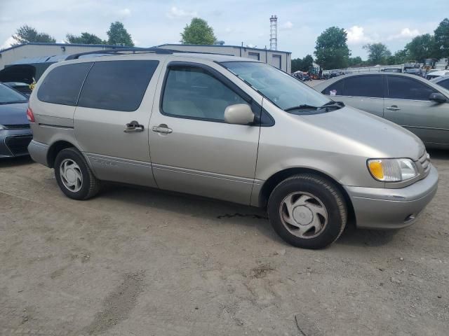 2002 Toyota Sienna LE