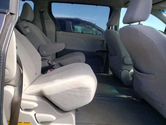 2014 Toyota Sienna LE