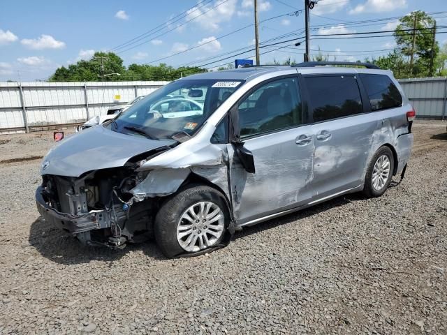 2014 Toyota Sienna XLE