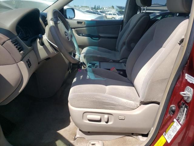 2005 Toyota Sienna CE