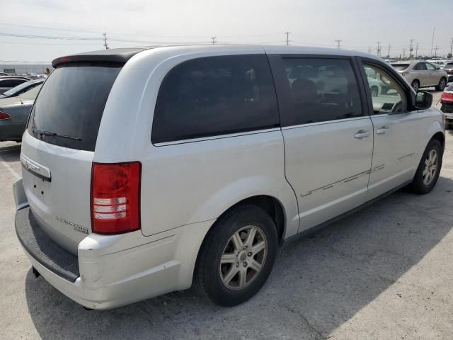 2010 Chrysler Town & Country LX