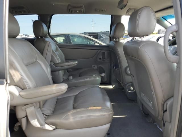 2004 Toyota Sienna CE