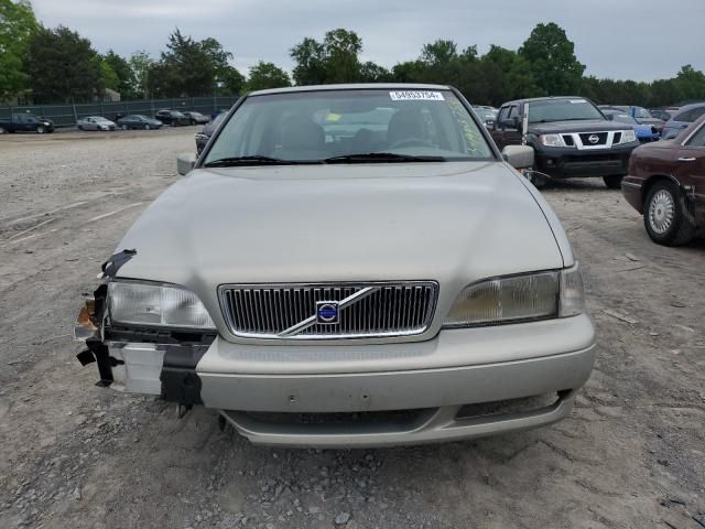 2000 Volvo V70 Base