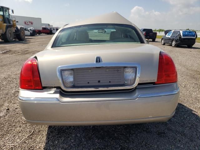 2011 Lincoln Town Car Signature Limited