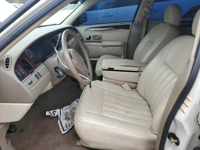 2004 Lincoln Town Car Executive