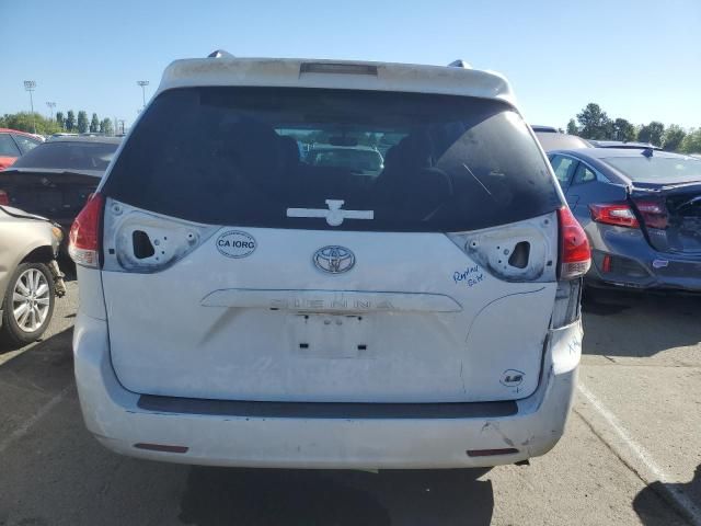 2011 Toyota Sienna LE