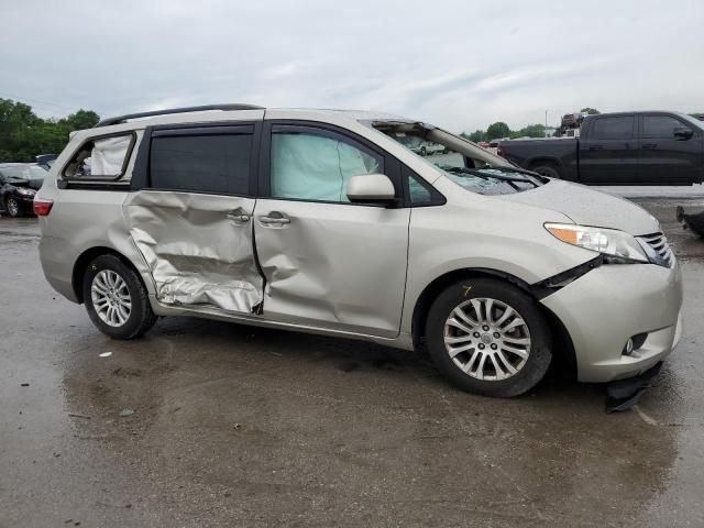 2016 Toyota Sienna XLE