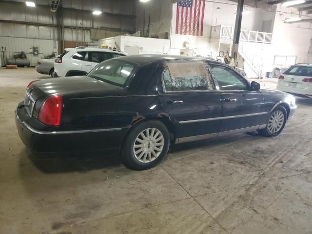 2004 Lincoln Town Car Executive