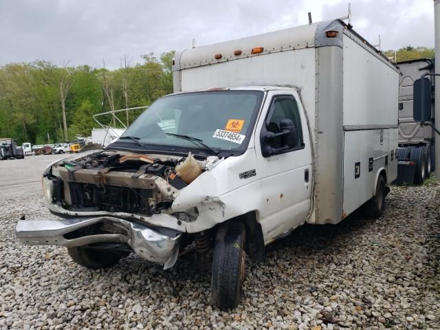 2003 Ford Econoline E450 Super Duty Cutaway Van