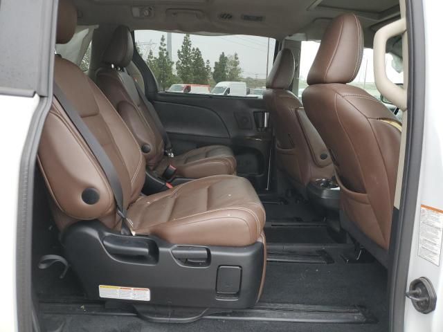 2017 Toyota Sienna XLE