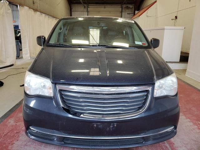 2013 Chrysler Town & Country Touring