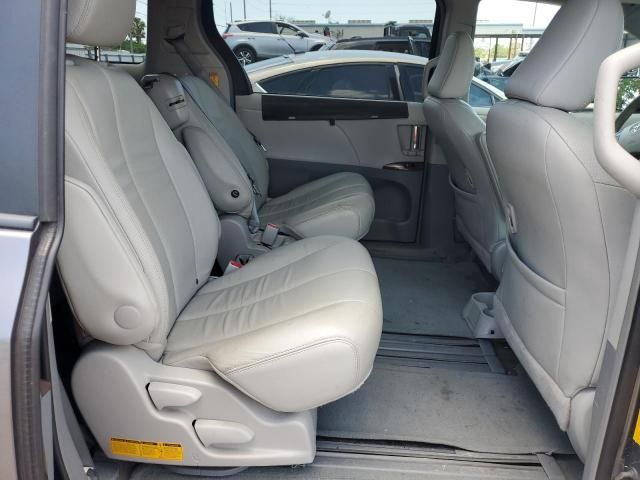 2014 Toyota Sienna XLE