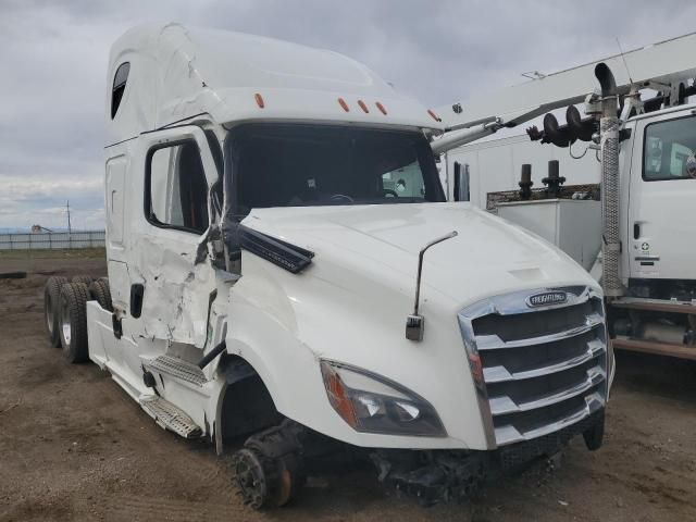 2020 Freightliner Cascadia 126