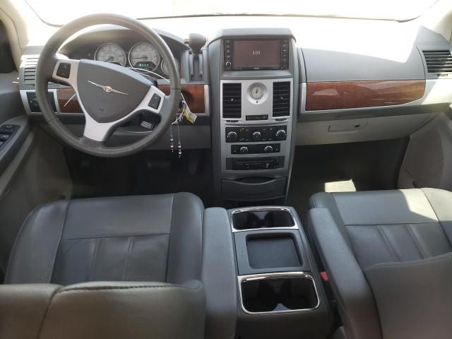 2009 Chrysler Town & Country Touring