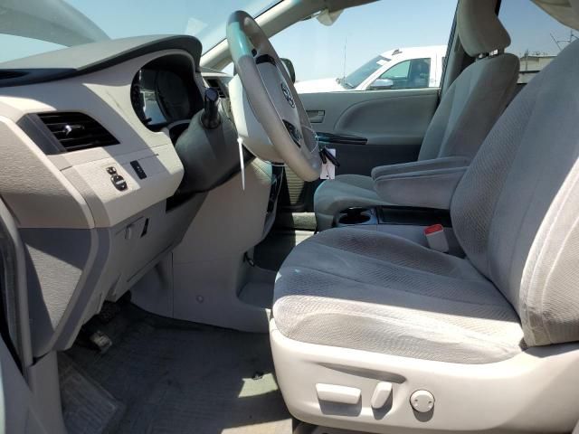 2014 Toyota Sienna LE