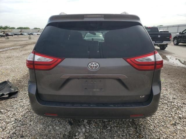 2017 Toyota Sienna LE