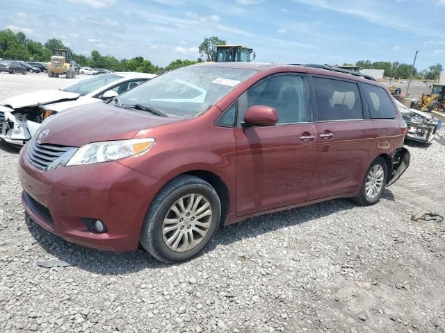 2016 Toyota Sienna XLE