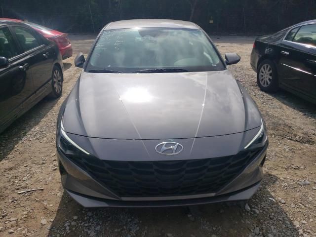 2023 Hyundai Elantra SE