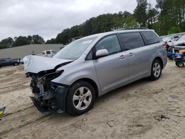 2013 Toyota Sienna LE