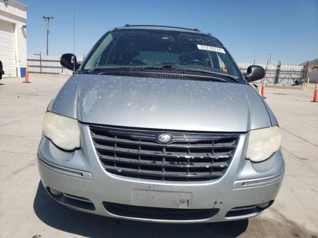 2005 Chrysler Town & Country Touring