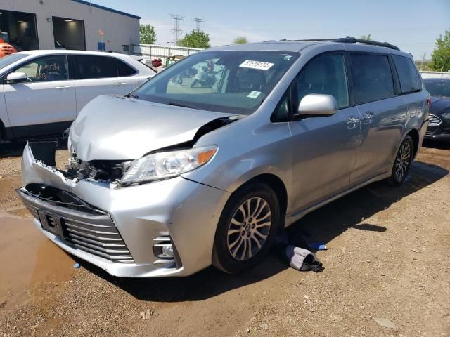 2019 Toyota Sienna XLE