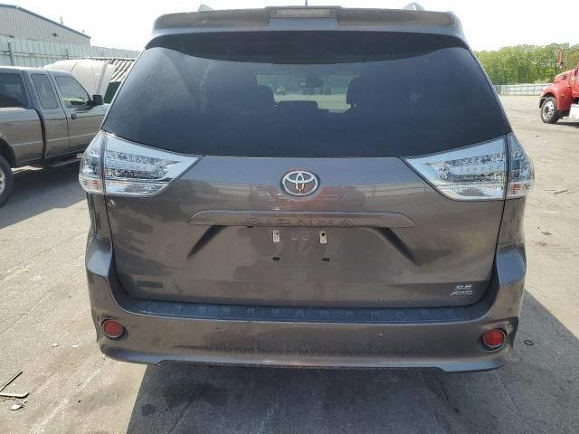 2019 Toyota Sienna SE