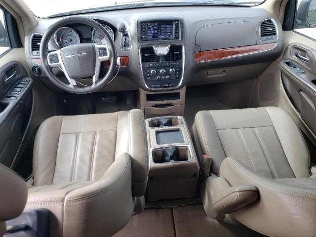 2015 Chrysler Town & Country LX