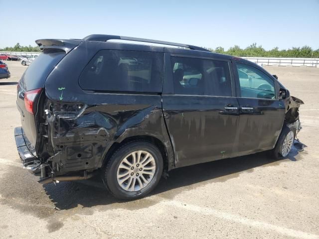 2017 Toyota Sienna XLE