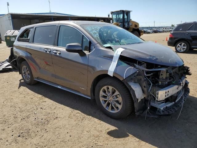 2021 Toyota Sienna XLE