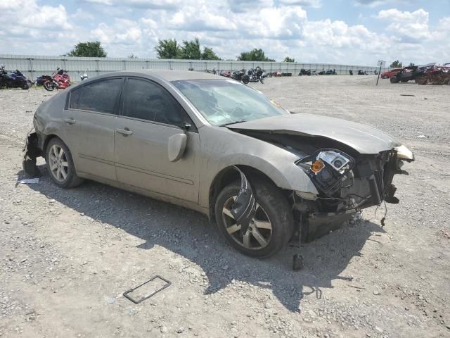 2004 Nissan Maxima SE