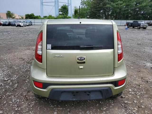 2013 KIA Soul +