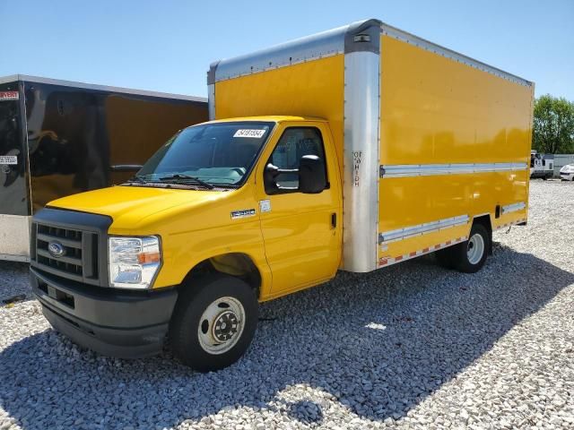 2022 Ford Econoline E350 Super Duty Cutaway Van