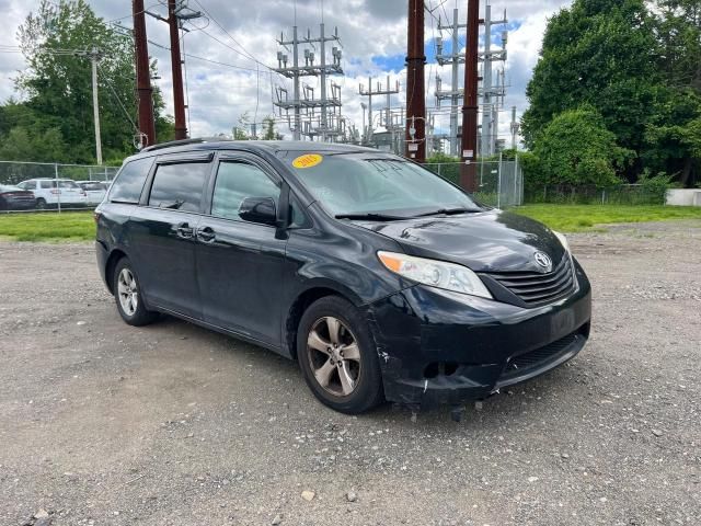 2015 Toyota Sienna LE