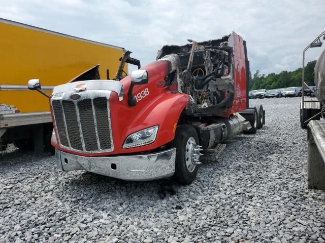 2016 Peterbilt 579