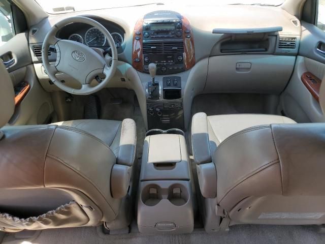 2004 Toyota Sienna XLE