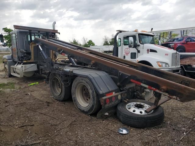 2001 Freightliner Conventional FLD120