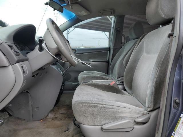 2009 Toyota Sienna CE