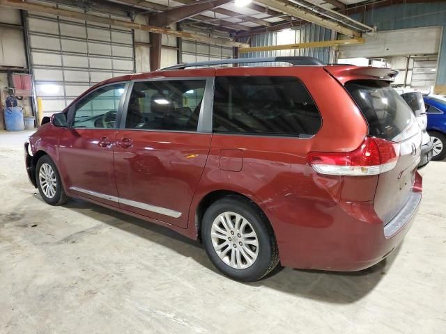 2012 Toyota Sienna XLE