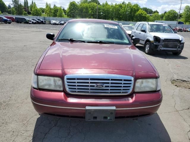 2004 Ford Crown Victoria LX
