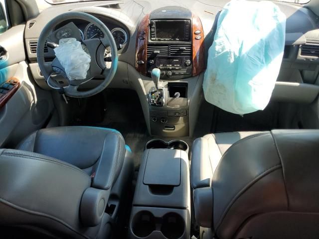 2004 Toyota Sienna XLE