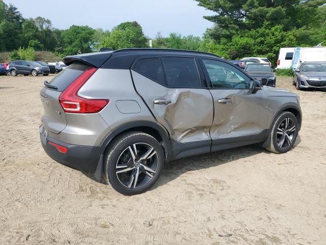 2022 Volvo XC40 T5 R-Design