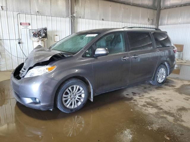 2017 Toyota Sienna XLE