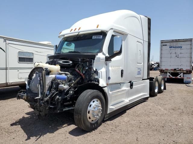 2024 Freightliner Cascadia 126