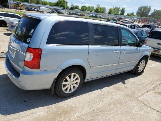 2016 Chrysler Town & Country Touring