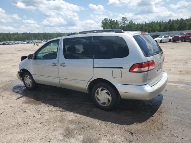 2003 Toyota Sienna LE